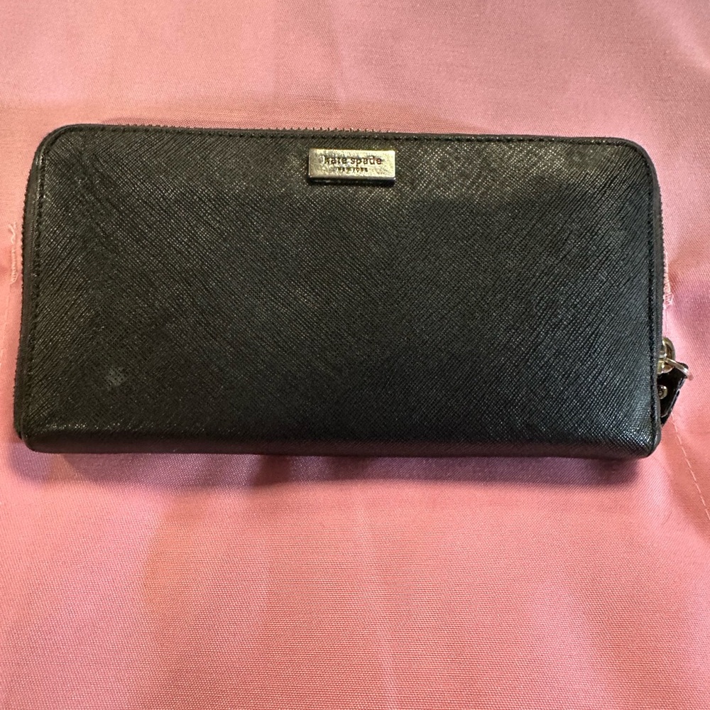 Kate Spade Black Leather Wallet Sleek Design